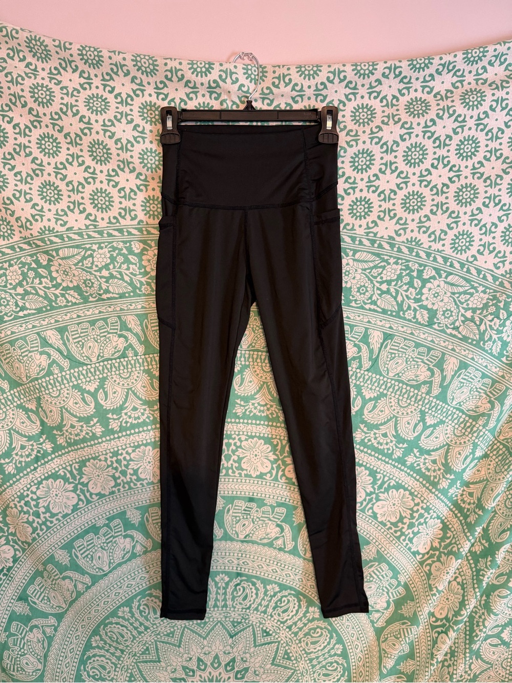 SHEIN Black High-Waist Leggings with Side Pockets